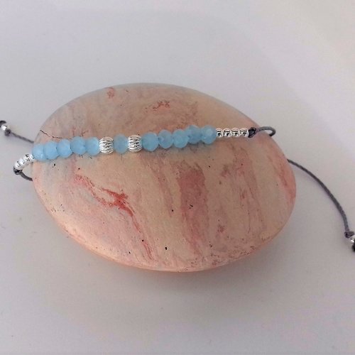 Fin bracelet cordon perles bleu pastel