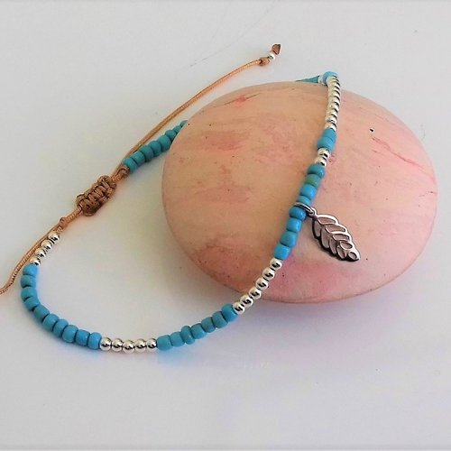 Bracelet cheville cordon argent et perles turquoises