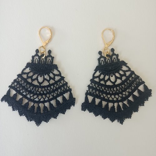 Filigranes dentelle noire - boucles or