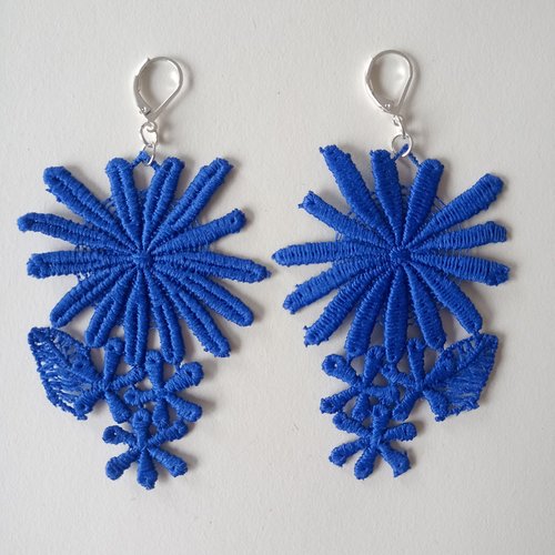Filigranes dentelle bleu majorelle