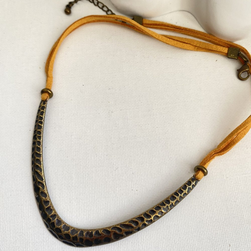 Collier ras du cou bronze