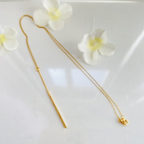 Collier chaine fine pendant tube doré