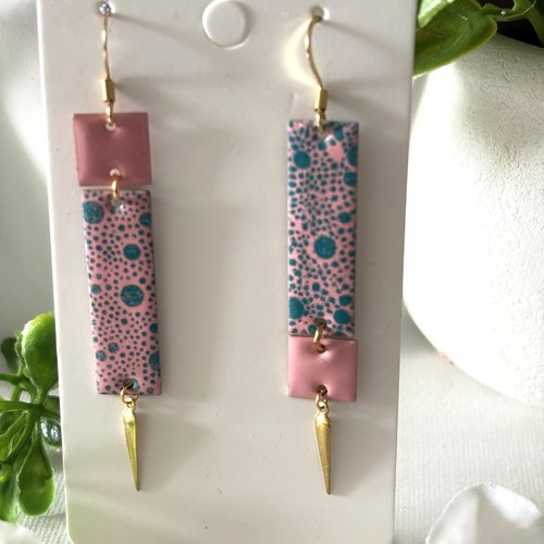 Boucles d'oreilles asymétrique rose et turquoise