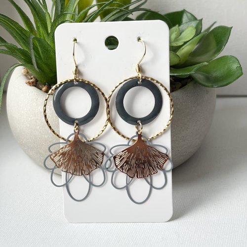 Boucles d'oreilles pendante grise et dorées