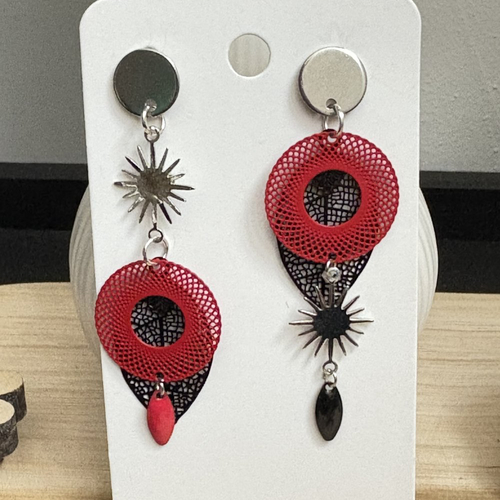 Boucles d’oreilles pendante rouge