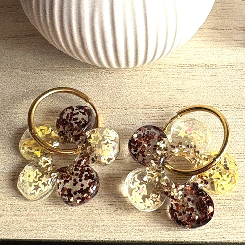 Boucles d'oreilles fleur résine