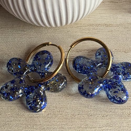 Boucles d'oreilles fleur résine
