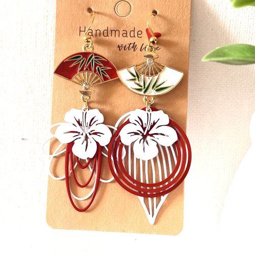 Boucles d’oreilles dépareillées,fantaisie,rouge et blanche,femme idée cadeau