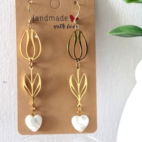 Boucles d’oreilles,fantaisie,tulipe et coeur nacre