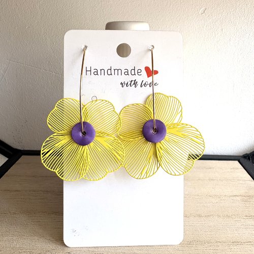Boucle d'oreille fleur jaune, idée cadeau,fantaisie