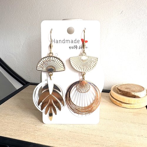 Boucles d'oreille dépareillée pendante doré