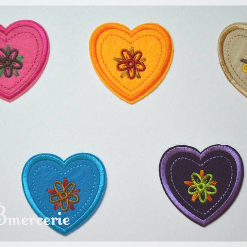 Application thermocollante en forme de cœur différentes couleurs 