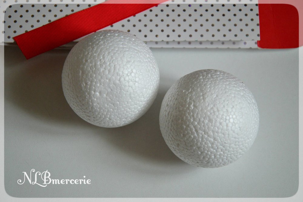 Boule polystyrène 7cm - Un grand marché