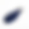Bp150b - jolie breloque pendentif motif feuille arbre plume en acier de couleur bleu minuit avec bélière argenté 