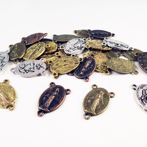 P8201 - lot de 4 breloques pendentifs médaille médaillons ovales motifs croix religieux vierge marie couleurs mixtes