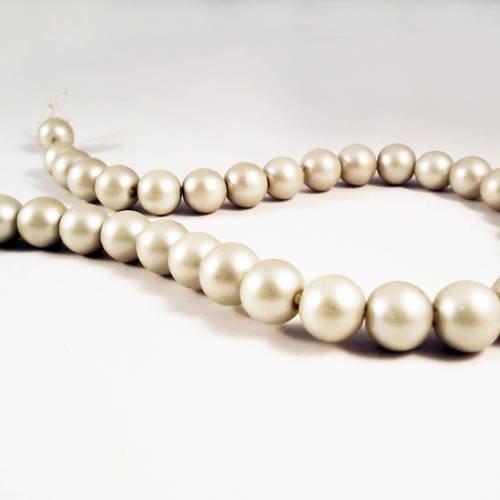 Inv03 - lot de 5 perles magiques blanc beige opaque de 10mm de diamètre 