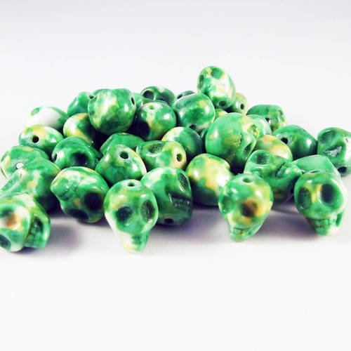 Phw81 - lot de 5 perles en jade naturel délavé tie dye tête de mort teintes vert jaune blanc 
