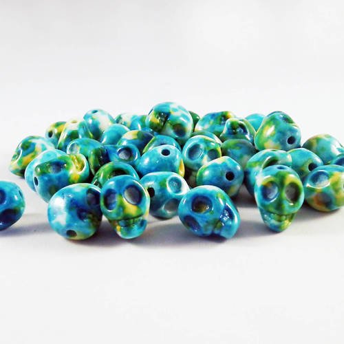 Phw80 - lot de 5 perles en jade délavé tie dye tête de mort teintes bleu vert jaune blanc 