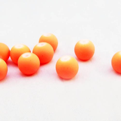 Inv70 - 5 perles en verre texture mat caoutchouc orange fluo centre blanc de 8mm de diamètre. 