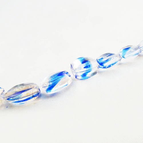 Pac115 - lot de 5 perles transparentes motifs intérieurs teintes de bleu en forme de pépite arrondie de 10x8x8mm. 