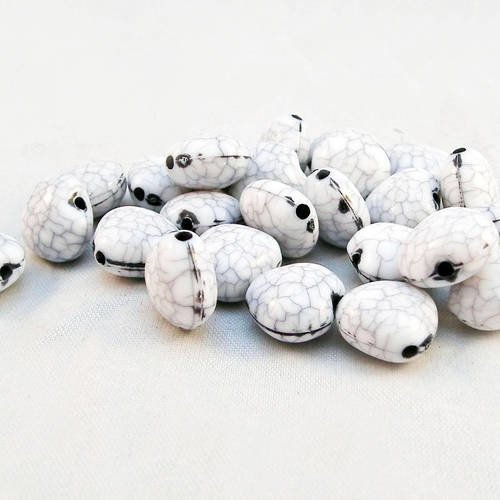 Phw35b - lot de 10 perles blanche et grises motifs fissures en forme de coeur de 10x10x5mm en acrylique. 