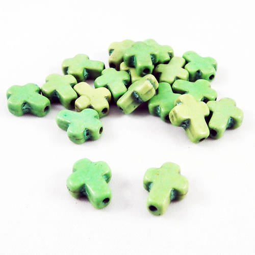 Phw21v - lot de 2 perles miniatures connecteurs howlite croix teintes de vert de 10x8x3mm. 