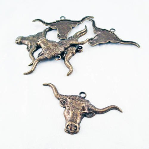 Bp05 - grand pendentif vache taureau cornes oreilles de couleur bronze 