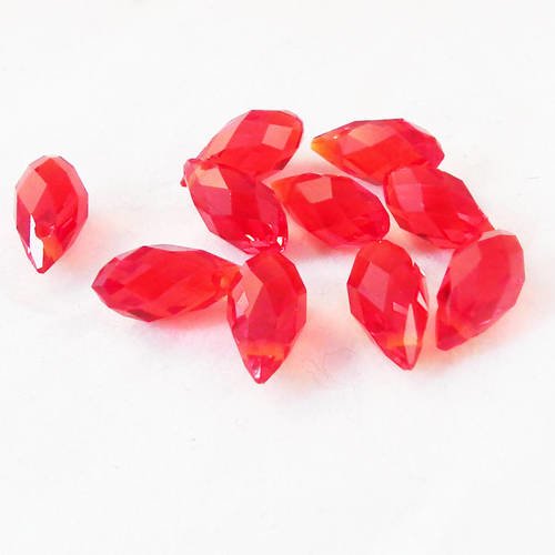 Inv34 - lot de 10 perles rouge translucide en forme de goutte en acrylique 