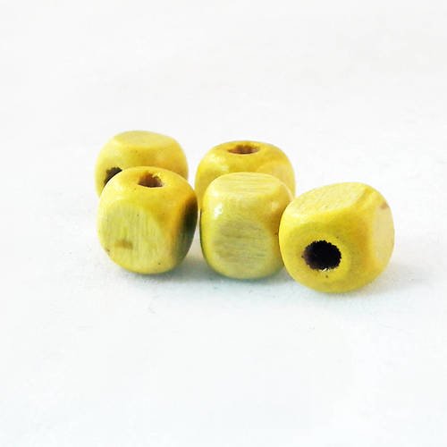 Pbb40 - lot de 5 perles en bois jaunes carrées cube cubiques de 7mm 