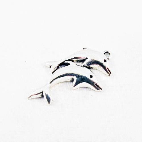 Pendentif breloque double dauphin poisson mer marin en argent vieilli 35mm x 18mm 