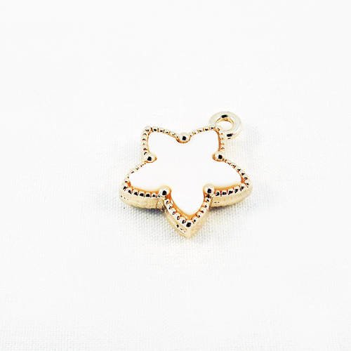 Itl19 - breloque pendentif étoile monogramme griffe luxe mode en nacre blanc ivoire écru tons de beige naturel 