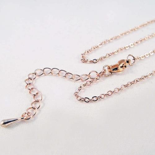 Sbc62 - court support collier 40cm chaîne à maillons très fins doré champagne légers reflets rosés avec 