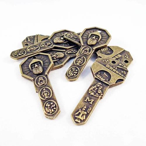 Bdp101 - 2 grands pendentifs breloques clé de couleur bronze motifs soleil religieux vierge seigneur barbe jesus 