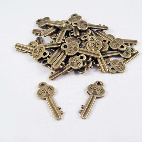 Bmn60 - lot de 2 petites breloques pendentifs clés clef vintage motif coeur gravure "love" de couleur bronze 