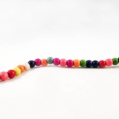 Une enfilade de perles howlite rondes de 4mm de couleurs mixtes 
