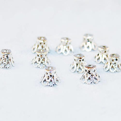 Cc07 - lot de 10 perles coupelles argentées de 6mm x 5mm 
