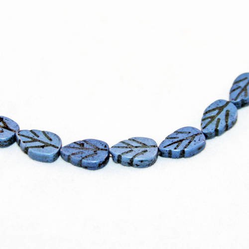 Phw78 - lot de 5 perles howlite en forme de feuilles de couleur bleu marine pâle cendré motifs fissures noires arbre 