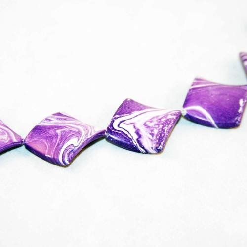 Pco24 - lot de 2 perles en verre finit mat effet doux de forme carré plate arrondi motifs mauve violet 