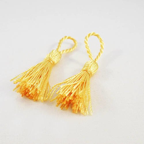 Lot de 2 pompons jaune en fil imitation soie d'environ 3cm 