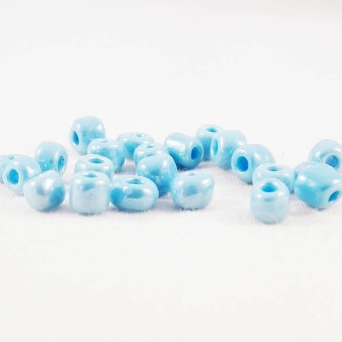 Pro09 - lot de 20 grosses perles de rocaille de 4mm en verre à reflets de couleur bleu pâle turquoise 