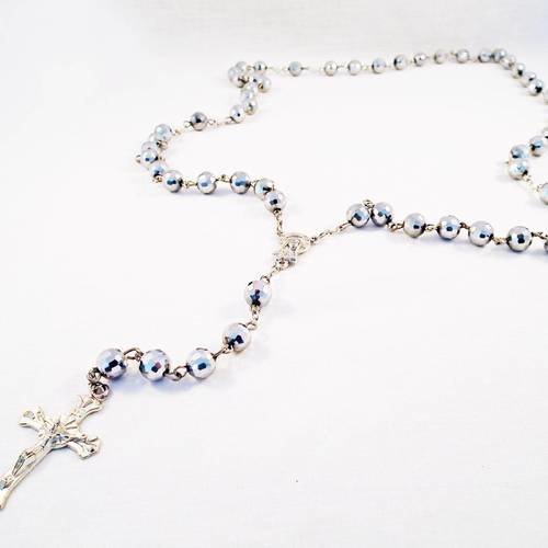Support collier chapelet avec perles cristal argenté connecteur vierge et breloque croix 