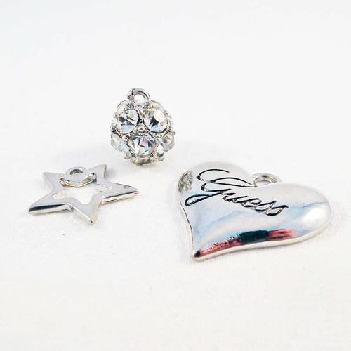 Lot de 3 breloques pendentifs étoile boule cristal strass et coeur siglé "guess" en argent vieilli 