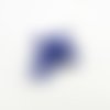 Grosse perle breloque en forme de croix en cristal de qualité disco shamballa strass de couleur bleu électrique avec bélière 