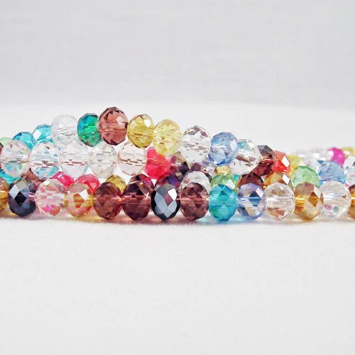 Une enfilade d'environ 90 perles précieuses 6x4mm de couleurs mixtes aléatoires en verre cristal à facettes 