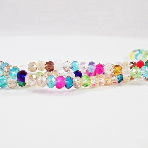 Une enfilade d'environ 140 perles précieuses 4x3mm de couleurs mixtes aléatoires en verre cristal à facettes 
