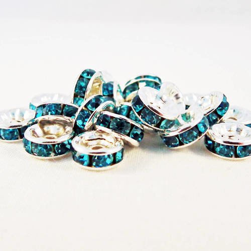 Lot de 10 perles intercalaires 8mm cristal argent avec strass bleu en forme de rondelles 