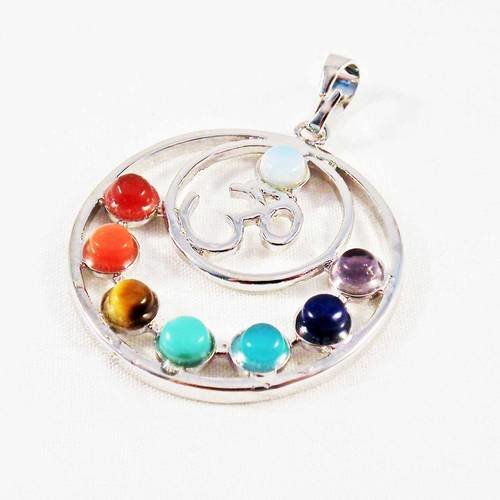Breloque pendentif plaqué or blanc 18k et 7 chakras en pierres centres d'énergie corps astral médaille médaillon troisième oeil 