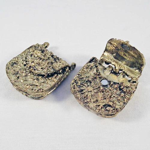 Lot de 2 breloques charms sac-à-main ouverture avec fermoir magnétique, couleur bronze antique à motifs fleuris vintage 