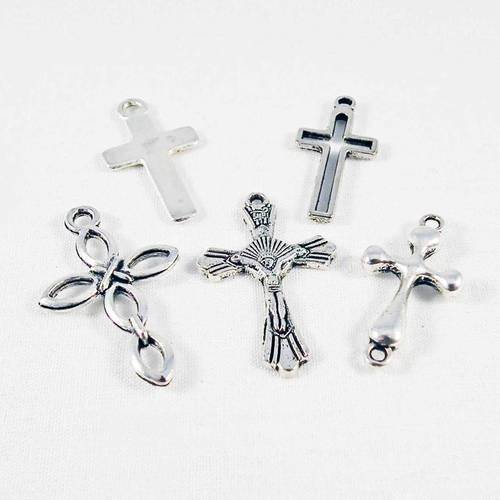Bc45 - magnifique lot de 5 pendentifs breloques croix à motifs jesus religieux 
