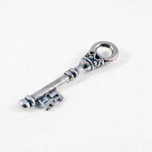 Breloque pendentif en argent tibétain en forme de clé drapeau et petite croix 